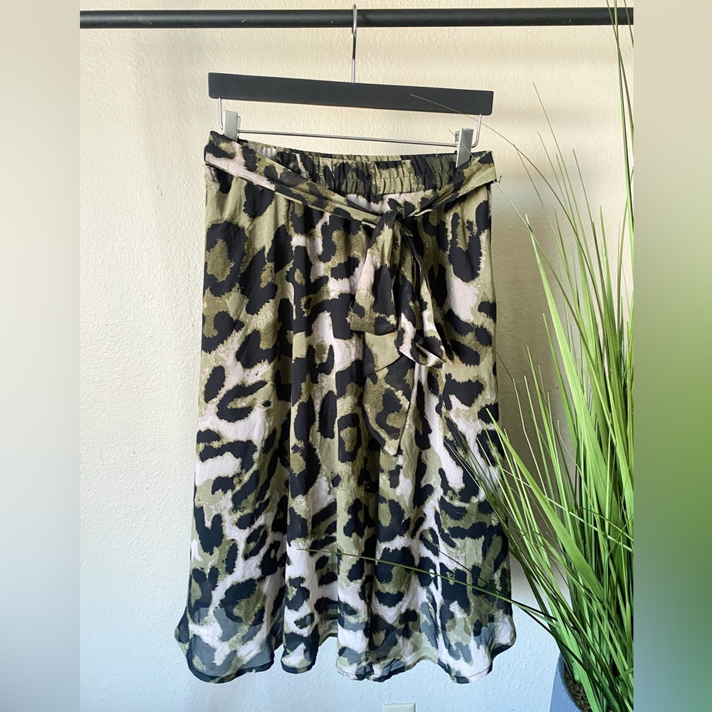 FLINT&MOSS GREEN Cheetah Print Midi Skirt.